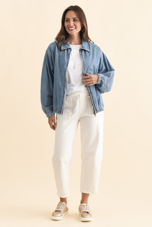 alt text|model:MJ image 8