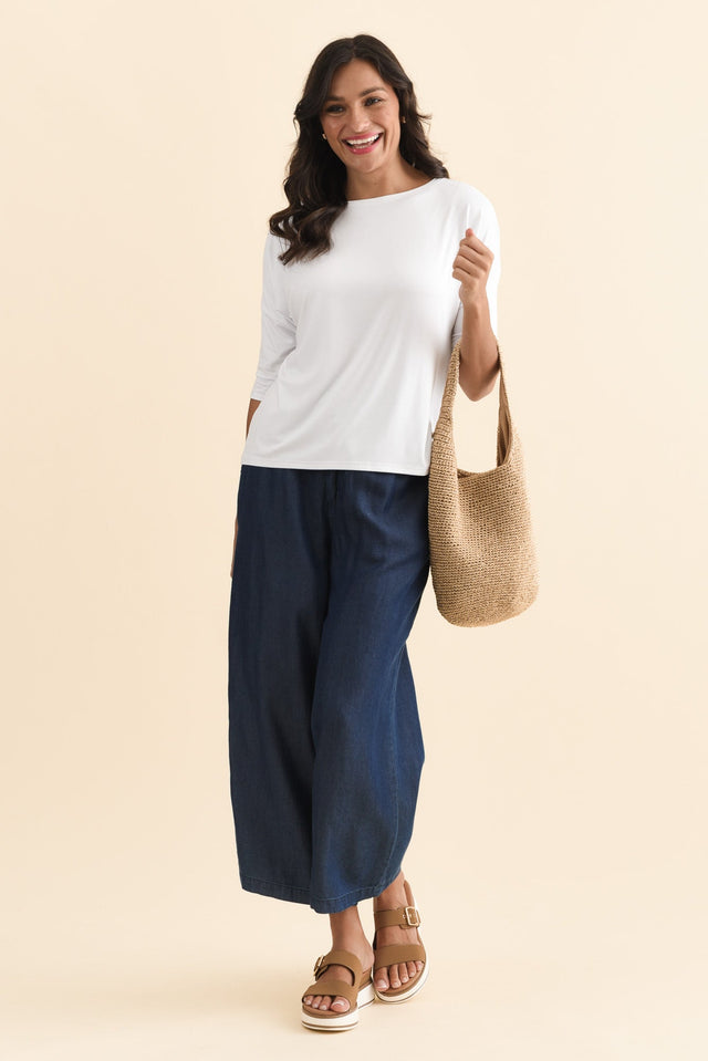 alt text|model:Brontie image 4