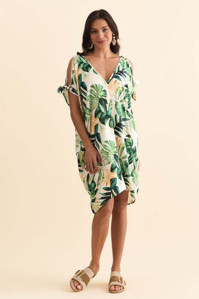 alt text|model:Brontie image 3