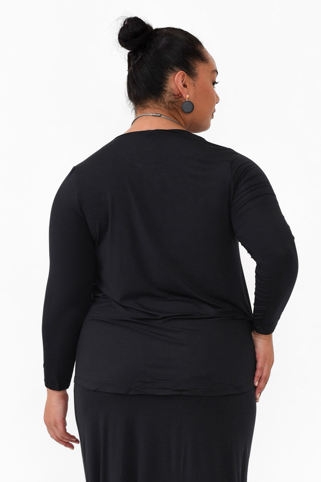alt text|model:Maiana image 11