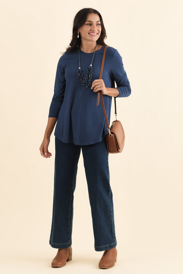 alt text|model:Brontie image 3