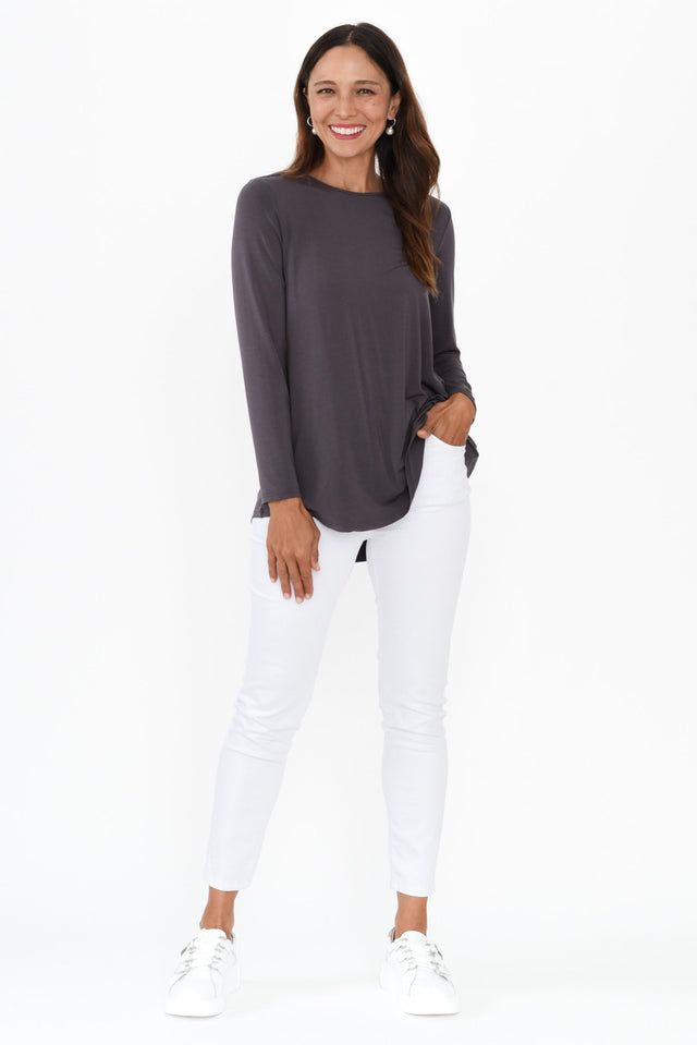 alt text|model:Cara image 4