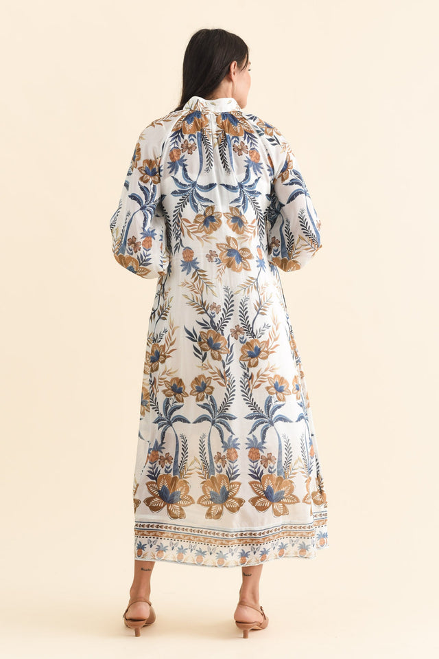 alt text|model:Brontie image 5