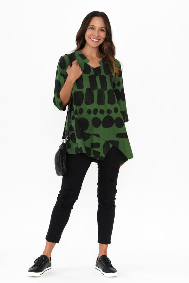 alt text|model:Cara image 2