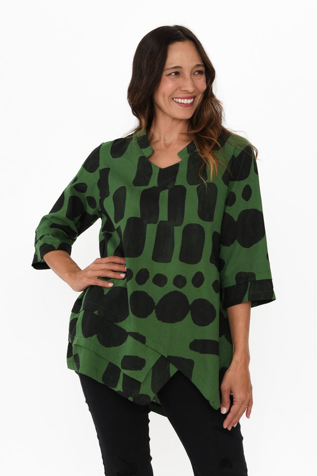 alt text|model:Cara image 1