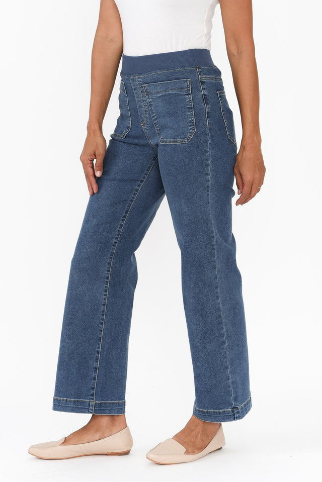 alt text|model:Cara image 6