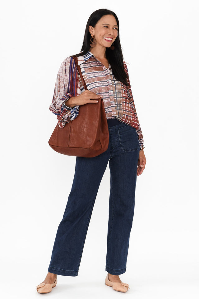 alt text|model:Cara image 3