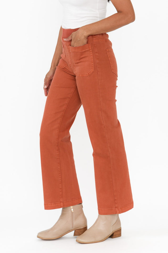 alt text|model:Cara image 5