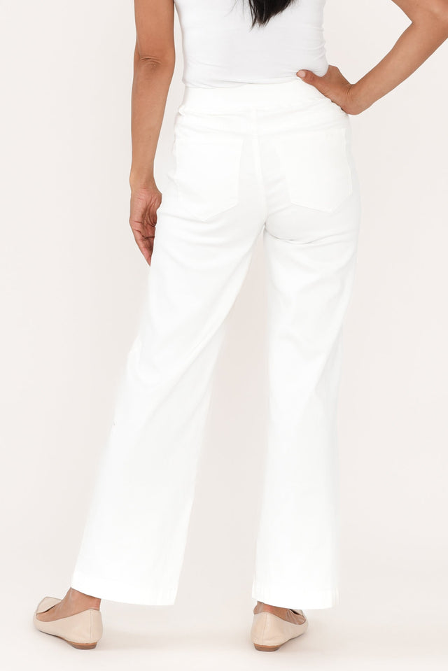 alt text|model:Cara image 6