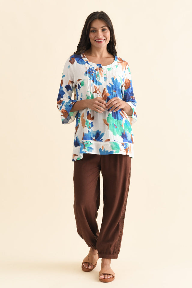 alt text|model:Brontie image 7