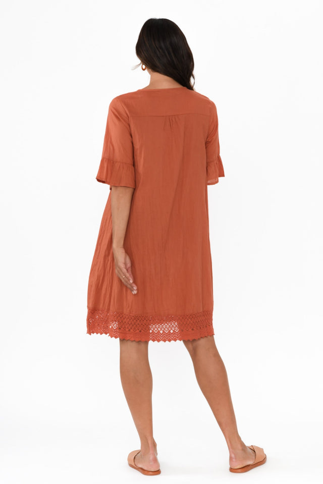 alt text|model:Cara image 4