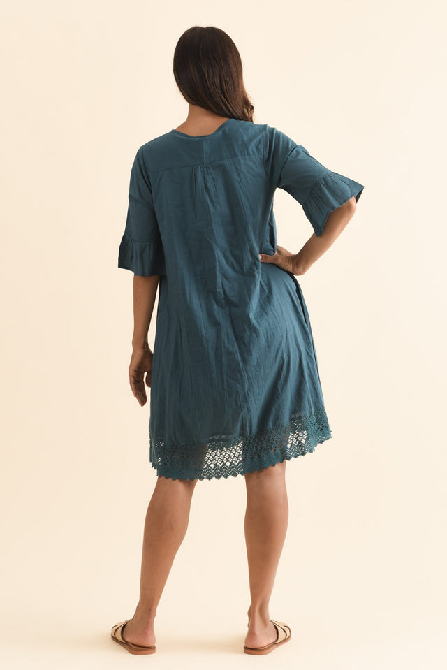 alt text|model:Cara image 5