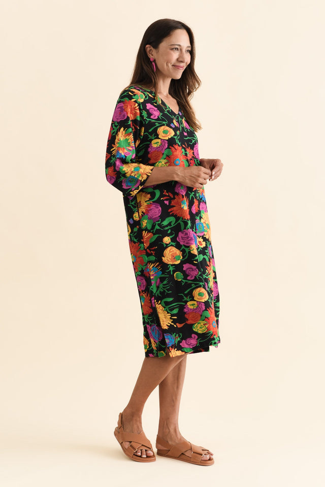 alt text|model:Cara image 4