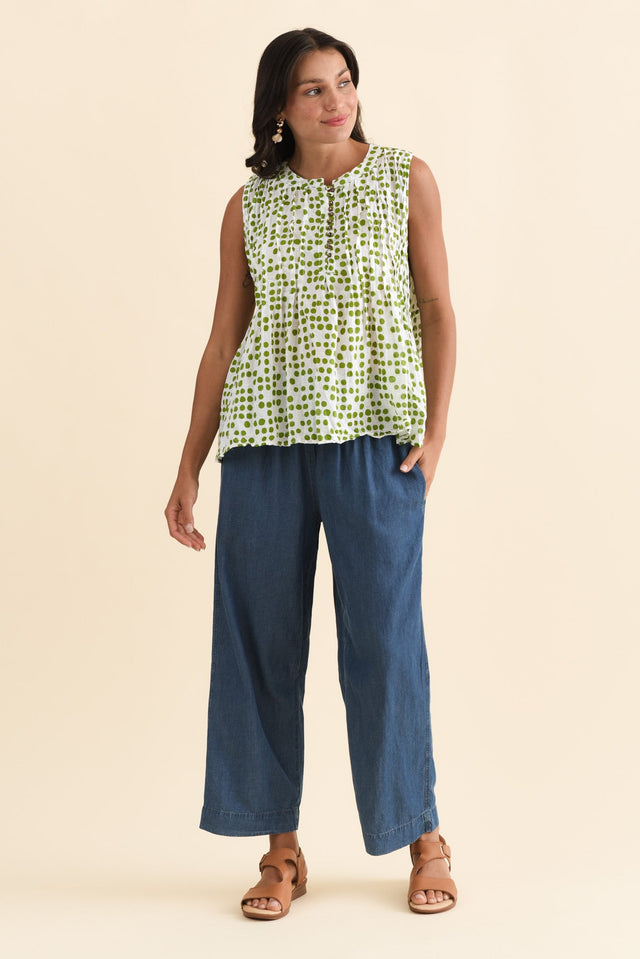 alt text|model:Brontie image 7