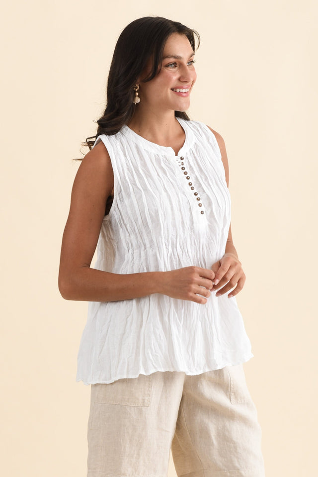 alt text|model:Brontie image 5