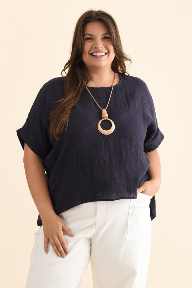 plus-size,curve-basics,curve-tops,plus-size-sleeved-tops,plus-size-linen-tops,plus-size-basic-tops,plus-size-work-edit,alt text|model:Gabby image 9