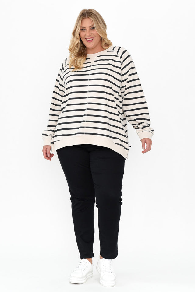 alt text|model:Caitlin image 10