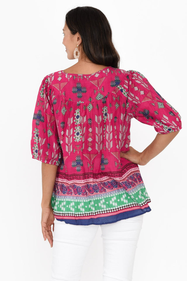 alt text|model:Cara image 6