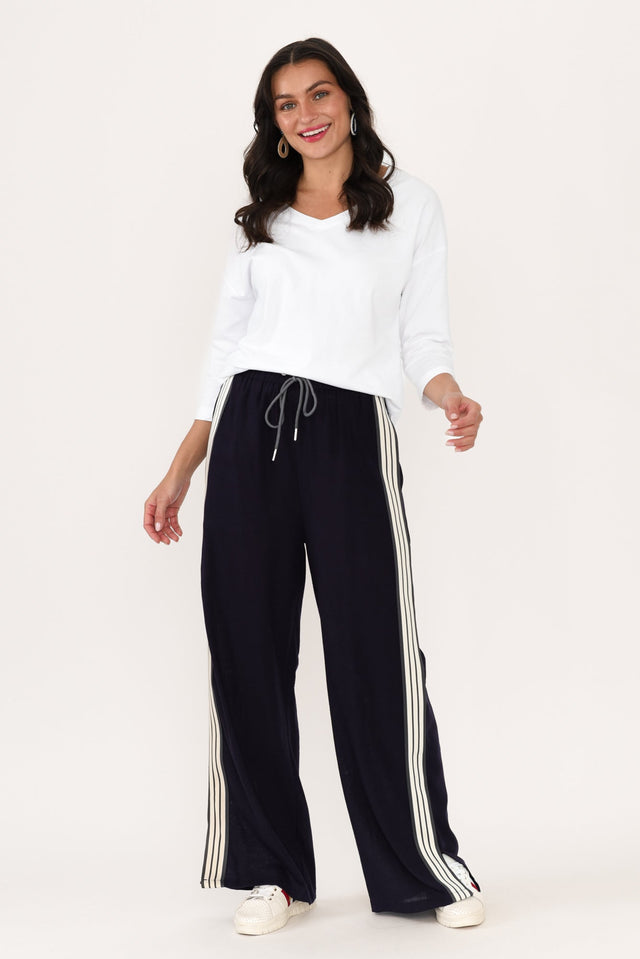 alt text|model:Brontie image 3