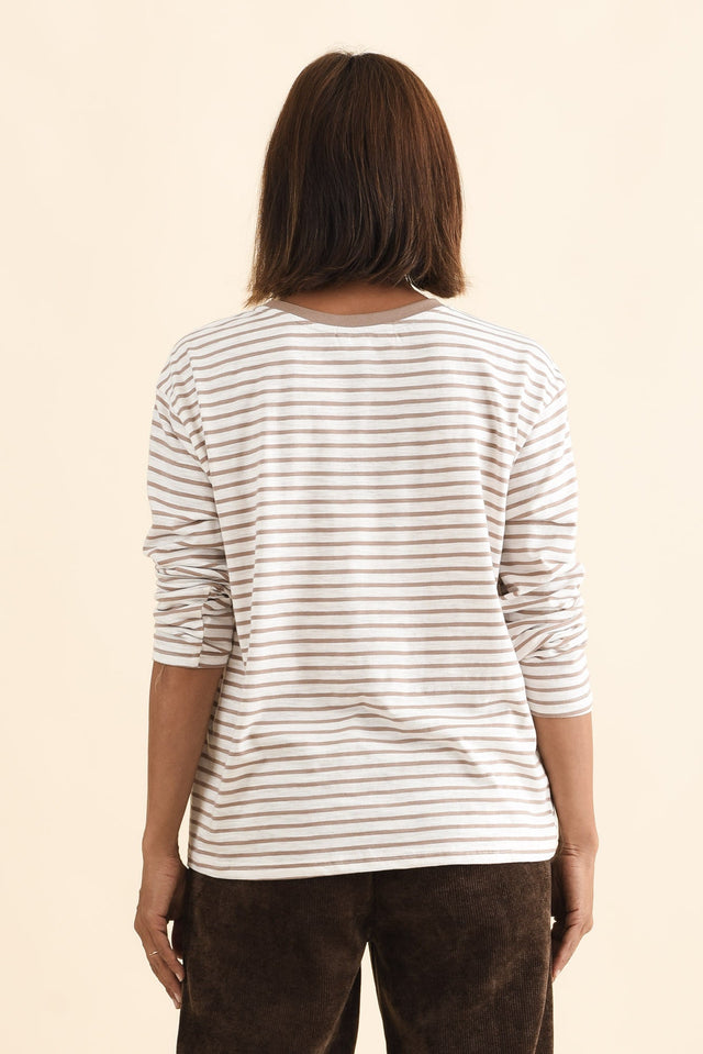 alt text|model:Cara image 4