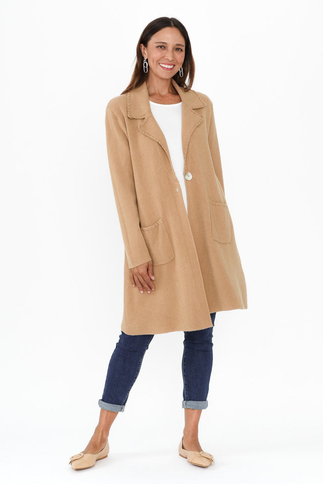 alt text|model:Cara image 7