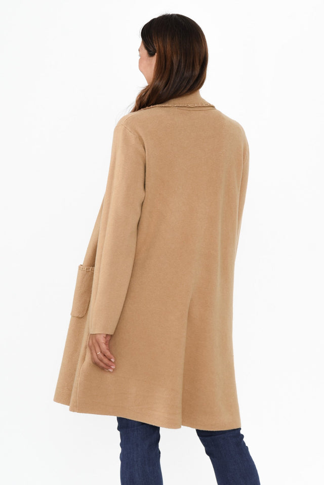 alt text|model:Cara image 5