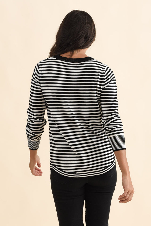 alt text|model:Brontie image 4