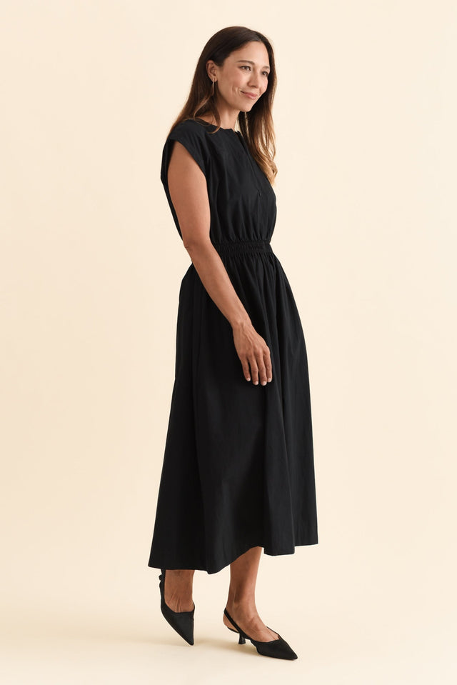 alt text|model:Cara image 5