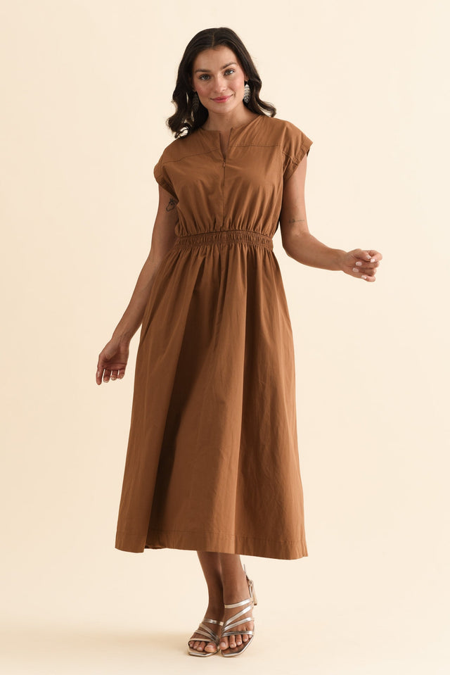 alt text|model:Brontie