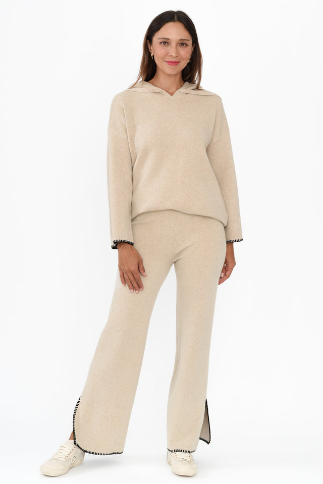 alt text|model:Cara image 2