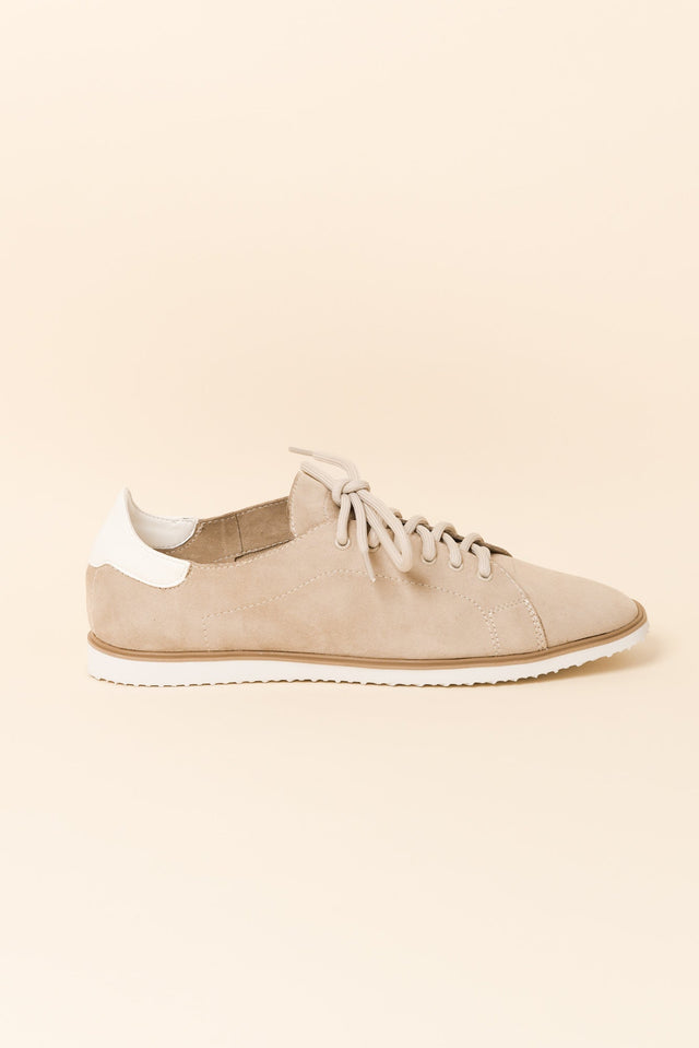 Cuavella Sand Suede Sneaker