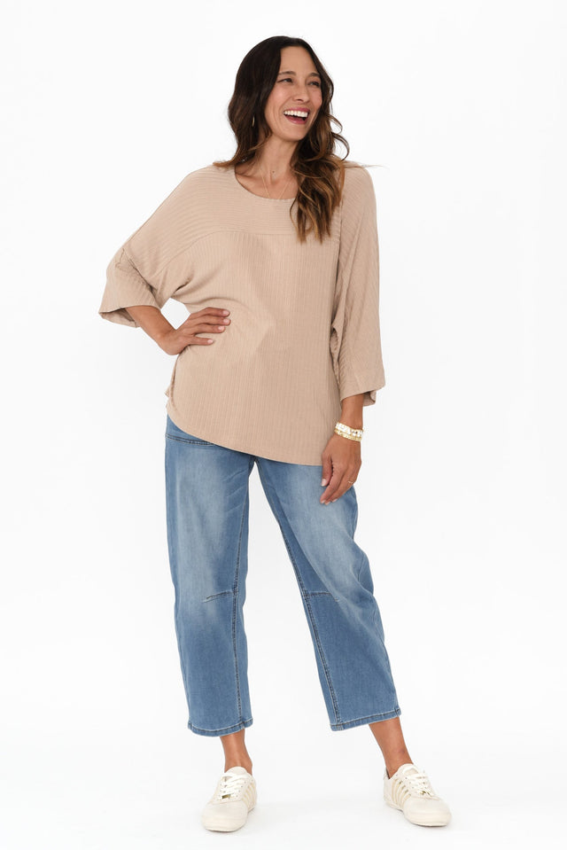 alt text|model:Cara image 2