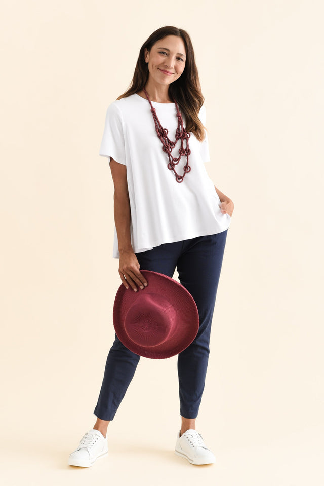 alt text|model:Cara image 3