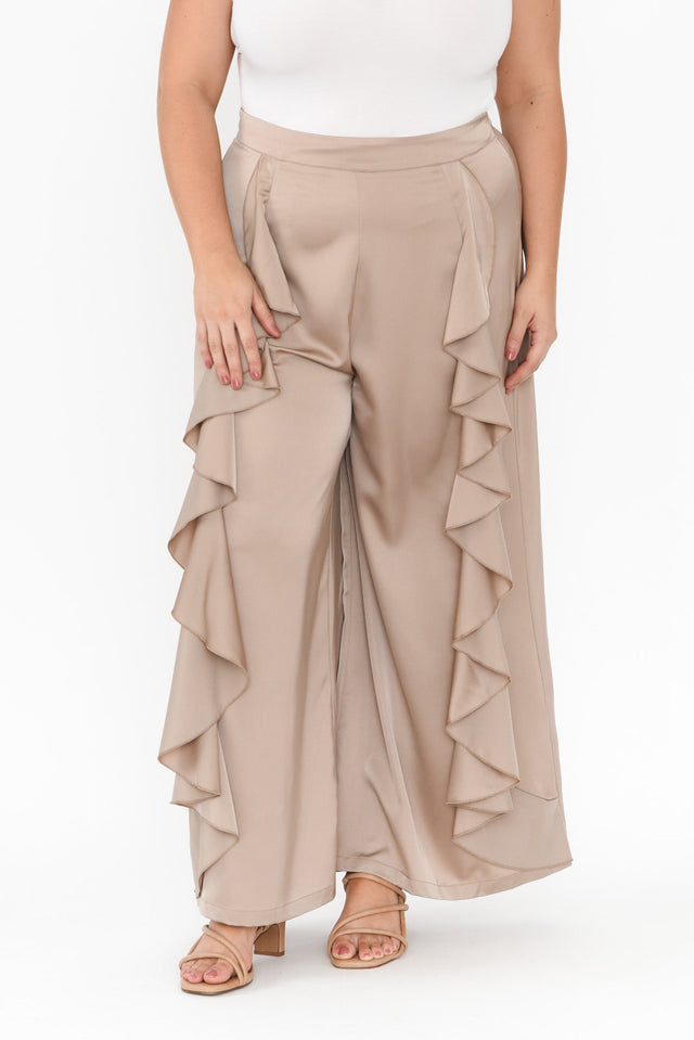 plus-size,plus-size-evening-dresses,plus-size-wedding-guest-dresses,plus-size-cocktail-dresses,plus-size-formal-dresses,plus-size-mother-of-the-bride-dresses,plus-size-race-day-dresses,curve-bottoms,plus-size-pants,alt text|model:Gabby image 9