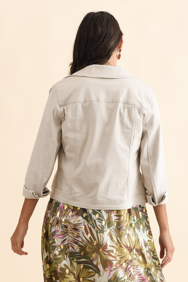 alt text|model:Brontie image 7