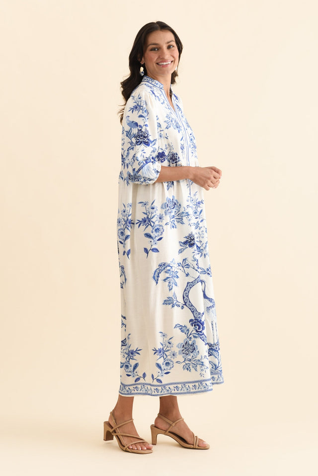 alt text|model:Brontie image 4