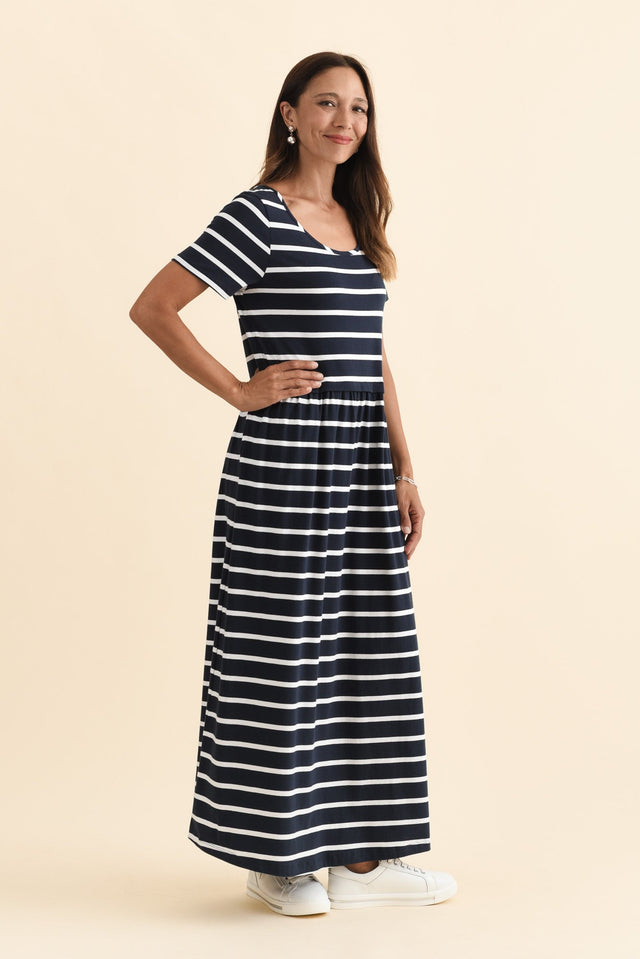 alt text|model:Cara image 4