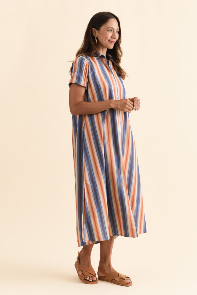 alt text|model:Cara image 4