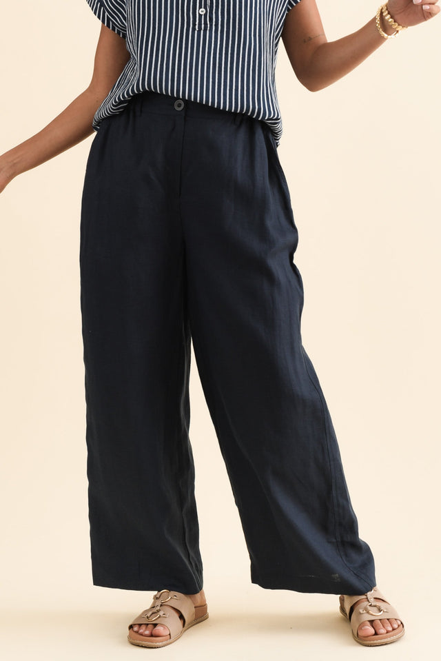 alt text|model:Brontie image 1