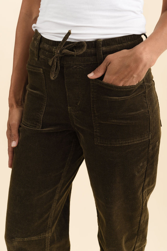 alt text|model:Cara image 5