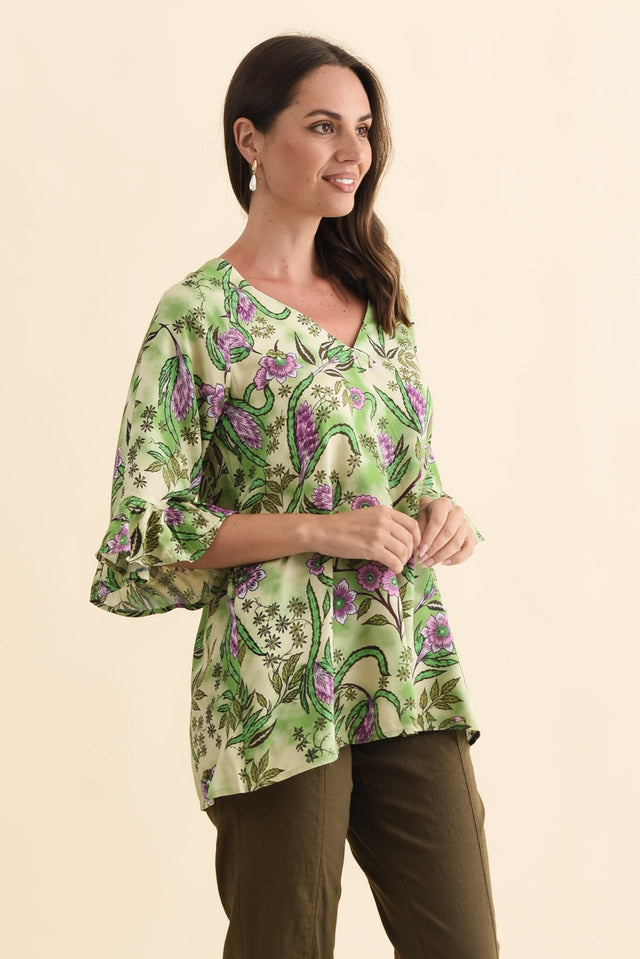 alt text|model:MJ image 3