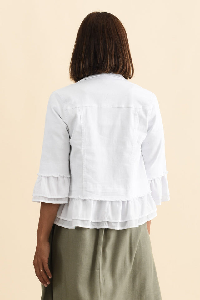 alt text|model:Cara image 4