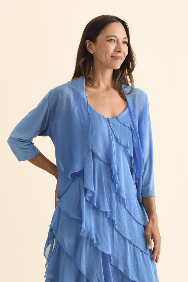 alt text|model:Cara image 3