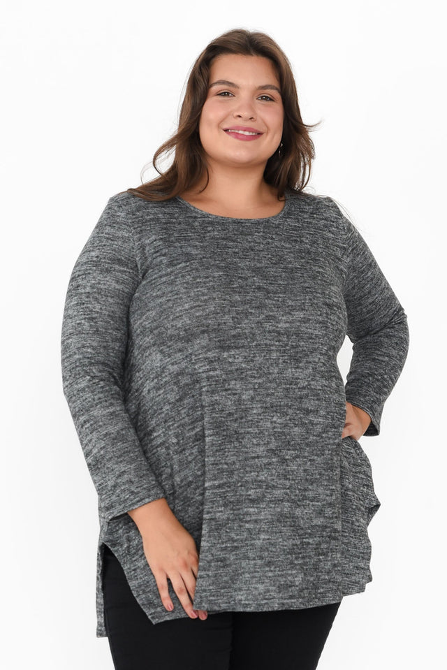 plus-size,curve-tops,plus-size-sleeved-tops,plus-size-tunics,plus-size-winter-clothing,alt text|model:Gabby image 8