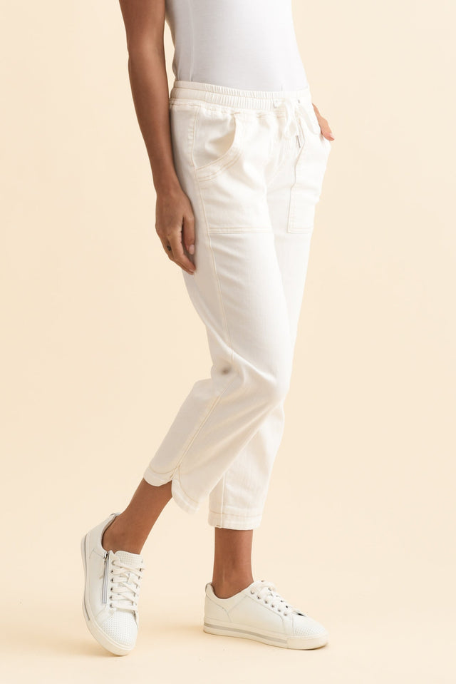 alt text|model:Brontie image 5