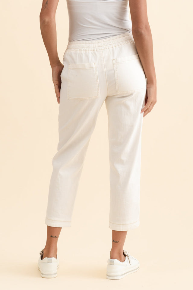 alt text|model:Brontie image 6