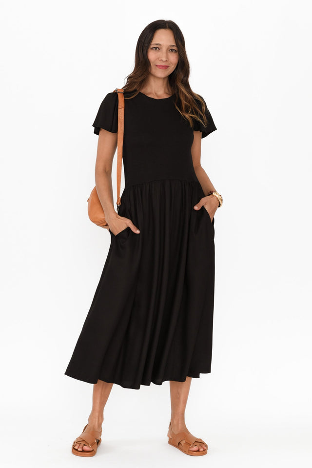 alt text|model:Cara image 3