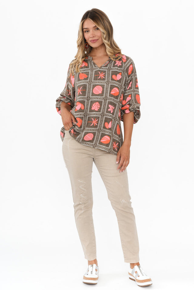 alt text|model:Mollie image 3