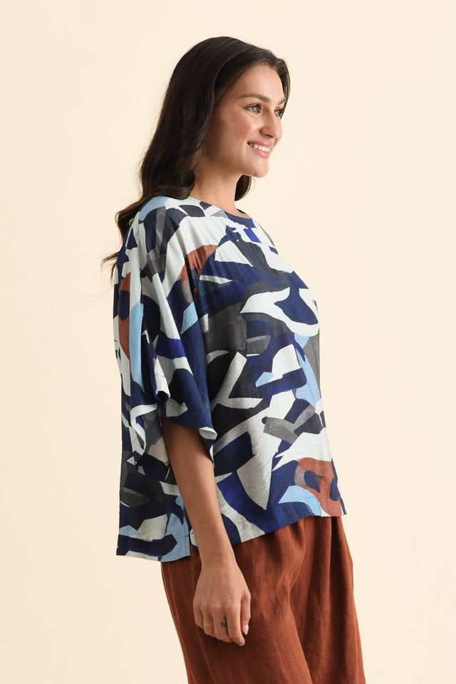 alt text|model:Brontie image 4