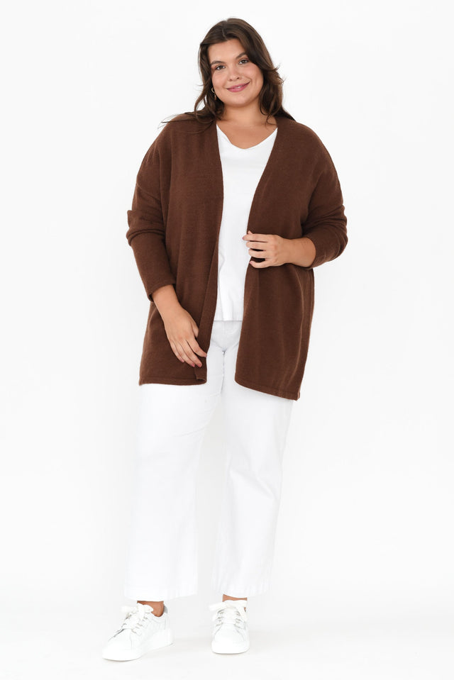 plus-size,plus-size-winter-clothing,plus-size-outerwear,curve-knits-jackets,plus-size-jumpers,plus-size-cardigans,alt text|model:Gabby image 9